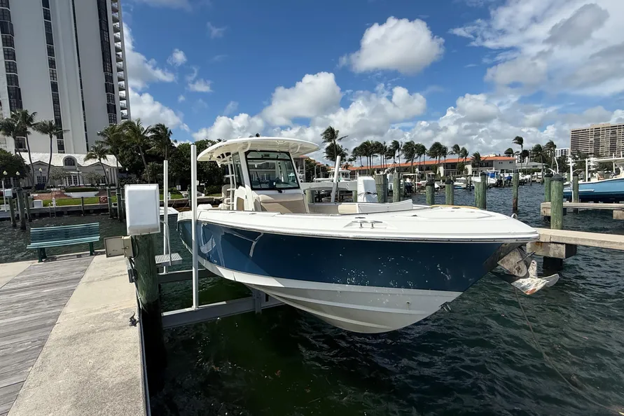 2016-boston-whaler-330-outrage-power-9972552-20251008095256505-1